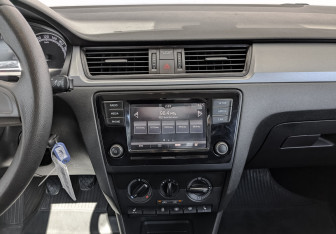 Подержанный автомобиль Skoda Rapid Liftback 2019 года (17 фото)