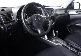 Подержанный автомобиль Subaru Forester Suv 2011 года (14 фото)