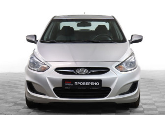 Подержанный автомобиль Hyundai Solaris Sedan 2014 года (2 фото)