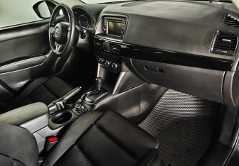 Подержанный автомобиль Mazda CX-5 2013 года (11 фото)