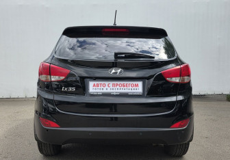 Подержанный автомобиль Hyundai ix35 2014 года (6 фото)