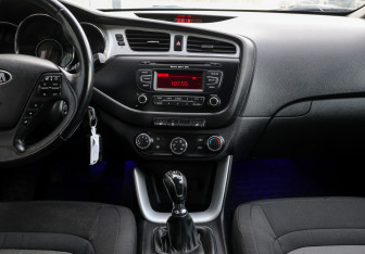 Подержанный автомобиль Kia Ceed Wagon 2014 года (14 фото)