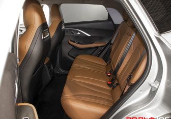 Подержанный автомобиль Omoda C5 2023 года (10 фото)