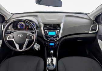 Подержанный автомобиль Hyundai Solaris Sedan 2012 года (14 фото)