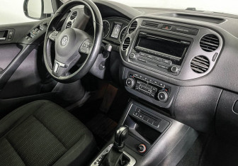 Подержанный автомобиль Volkswagen Tiguan 2012 года (9 фото)