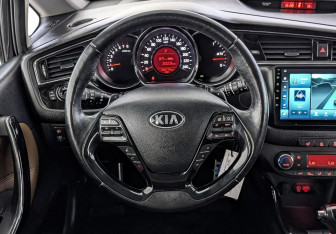Подержанный автомобиль Kia Ceed Wagon 2018 года (22 фото)
