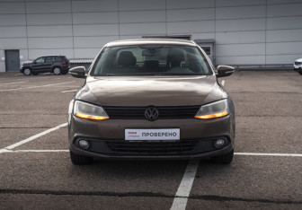 Подержанный автомобиль Volkswagen Jetta Sedan 2011 года (2 фото)