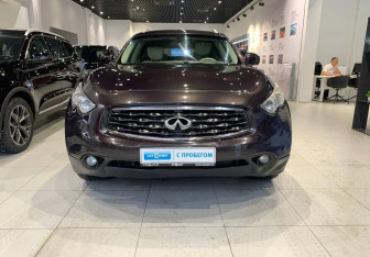 Подержанный автомобиль Infiniti FX 2011 года (2 фото)
