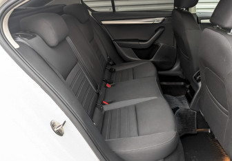 Подержанный автомобиль Skoda Octavia Liftback 2018 года (12 фото)