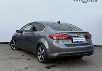 Подержанный автомобиль Kia Cerato Sedan 2018 года (7 фото)