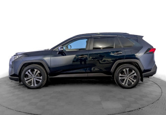 Подержанный автомобиль Toyota RAV4 2019 года (8 фото)