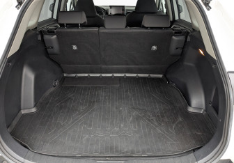 Подержанный автомобиль Toyota RAV4 2021 года (10 фото)