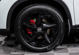 Подержанный автомобиль Omoda C5 2023 года (15 фото)