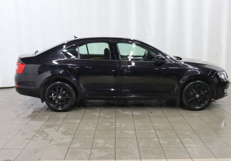 Подержанный автомобиль Skoda Octavia Liftback 2013 года (7 фото)