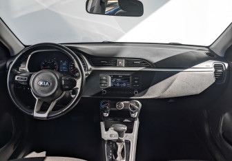 Подержанный автомобиль Kia Rio Hatchback 2021 года (13 фото)