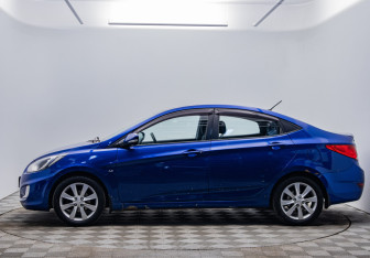 Подержанный автомобиль Hyundai Solaris Sedan 2011 года (8 фото)