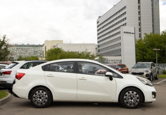 Подержанный автомобиль Kia Pride Sedan 2012 года (3 фото)