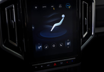 Подержанный автомобиль JAC T9 2025 года (20 фото)