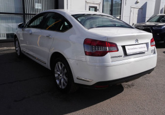 Подержанный автомобиль Citroen C5 Sedan 2011 года (7 фото)