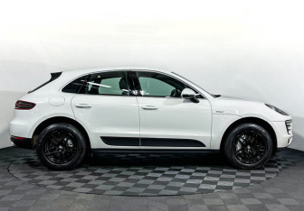 Подержанный автомобиль Porsche Macan 2016 года (4 фото)