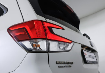 Подержанный автомобиль Subaru Forester Suv 2018 года (21 фото)