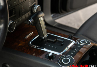 Подержанный автомобиль Volkswagen Touareg 2008 года (15 фото)