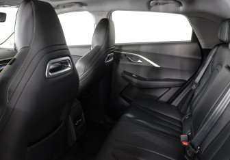 Подержанный автомобиль Omoda C5 2024 года (12 фото)