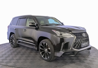 Подержанный автомобиль Lexus LX 2020 года (3 фото)