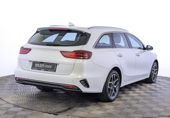 Подержанный автомобиль Kia Ceed Wagon 2022 года (5 фото)