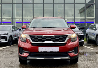 Подержанный автомобиль Kia Seltos 2022 года (2 фото)