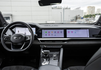 Подержанный автомобиль Geely Monjaro 2024 года (13 фото)