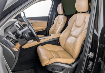 Подержанный автомобиль Volvo XC90 2015 года (20 фото)