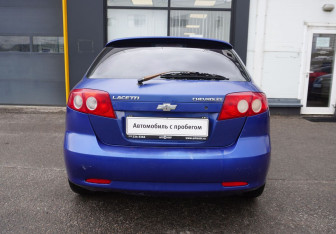 Подержанный автомобиль Chevrolet Lacetti Sedan 2007 года (6 фото)
