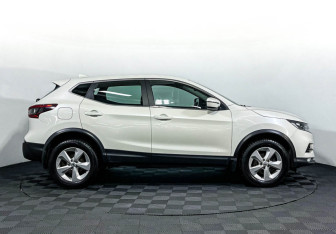 Подержанный автомобиль Nissan Qashqai 2019 года (4 фото)