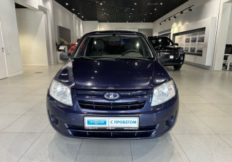 Подержанный автомобиль LADA (ВАЗ) Granta Sedan 2015 года (2 фото)