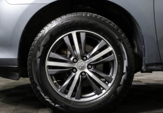 Подержанный автомобиль Infiniti QX60 2016 года (27 фото)