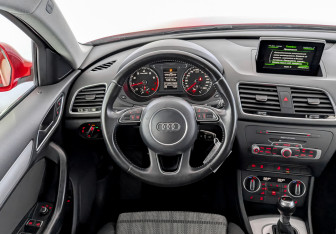 Подержанный автомобиль Audi Q3 2015 года (21 фото)