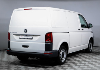 Подержанный автомобиль Volkswagen Transporter Van 2020 года (5 фото)