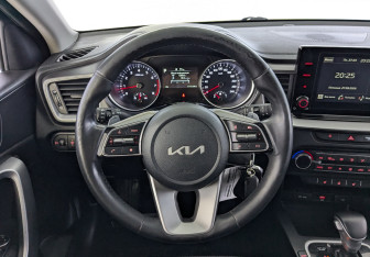 Подержанный автомобиль Kia Ceed Wagon 2021 года (26 фото)