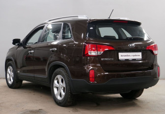 Подержанный автомобиль Kia Sorento 2014 года (6 фото)