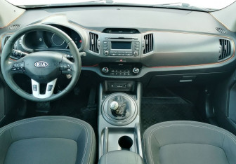 Подержанный автомобиль Kia Sportage 2012 года (11 фото)