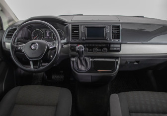 Подержанный автомобиль Volkswagen Multivan 2016 года (13 фото)