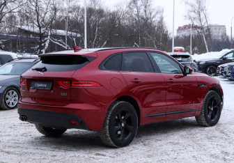 Подержанный автомобиль Jaguar F-Pace 2017 года (5 фото)
