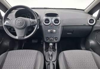 Подержанный автомобиль Opel Corsa 2011 года (12 фото)