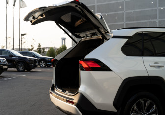 Новый Toyota RAV4 2025 (13 фото)