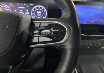 Подержанный автомобиль Omoda C5 2023 года (17 фото)