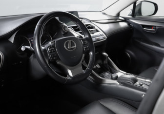 Подержанный автомобиль Lexus NX 2015 года (14 фото)