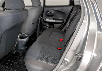 Подержанный автомобиль Nissan Juke 2015 года (12 фото)