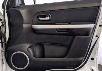 Подержанный автомобиль Suzuki Grand Vitara 2014 года (25 фото)