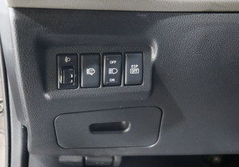 Подержанный автомобиль Nissan X-Trail 2008 года (21 фото)